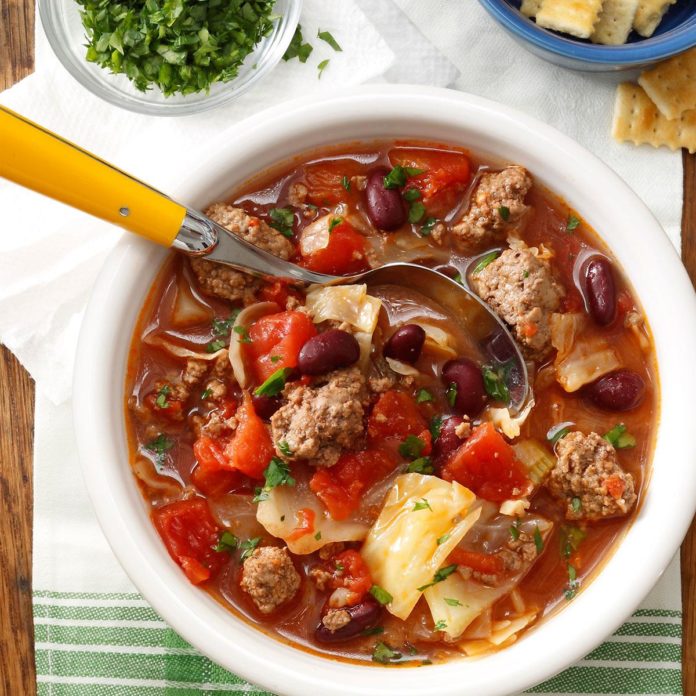 Cabbage-and-Beef-Soup_exps4261_GB143373C01_16_3b_RMS-696×696